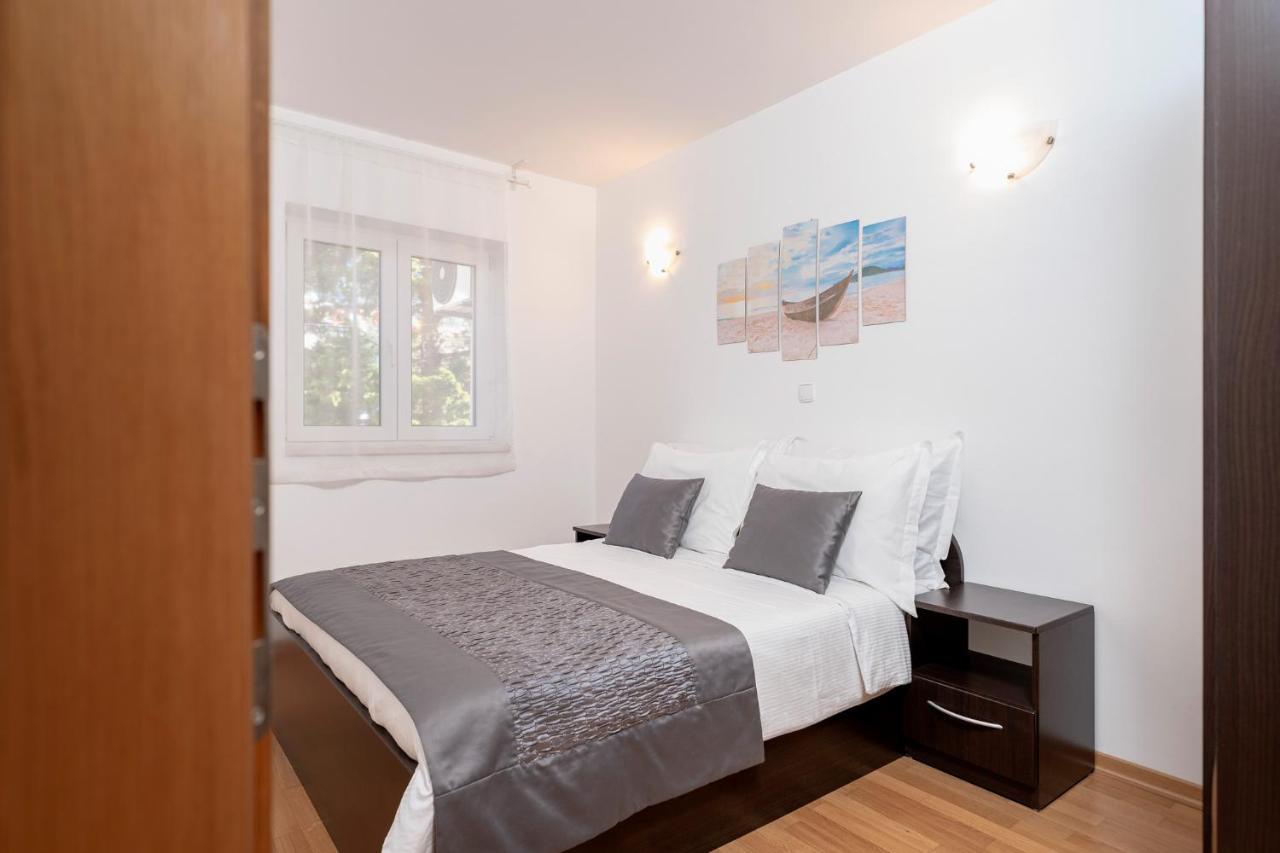 Villa Dalmatia Apartments Бол Екстериор снимка