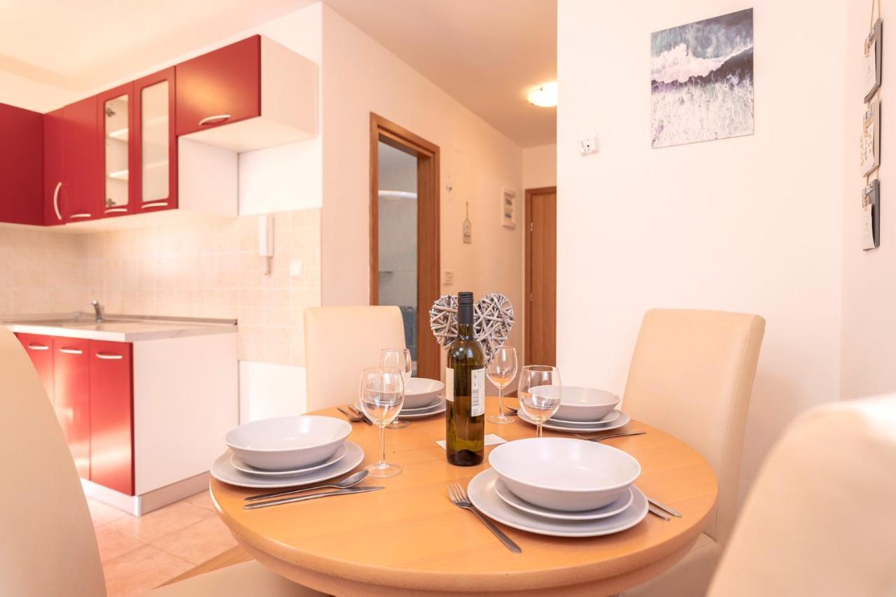 Villa Dalmatia Apartments Бол Екстериор снимка