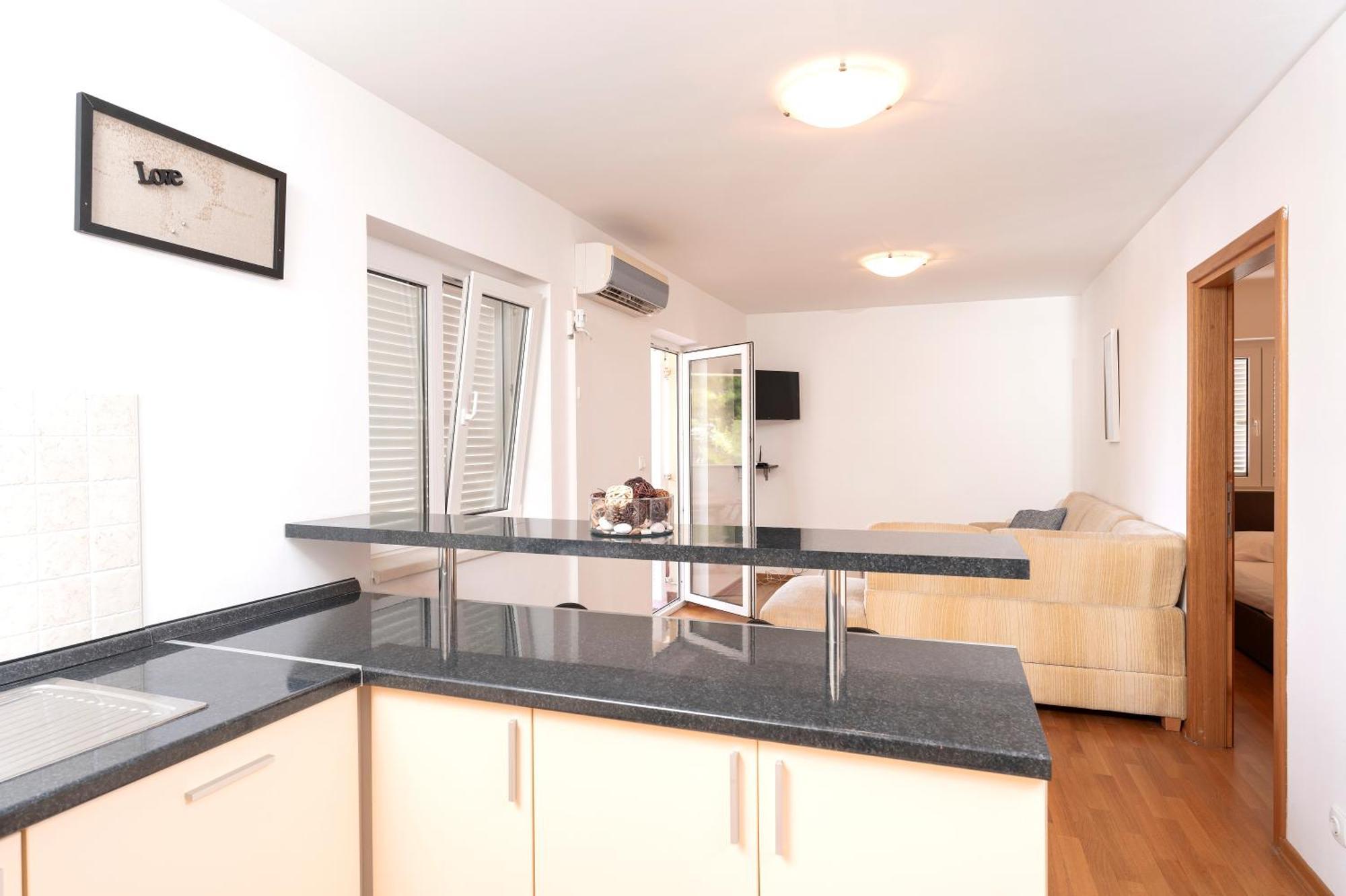 Villa Dalmatia Apartments Бол Екстериор снимка