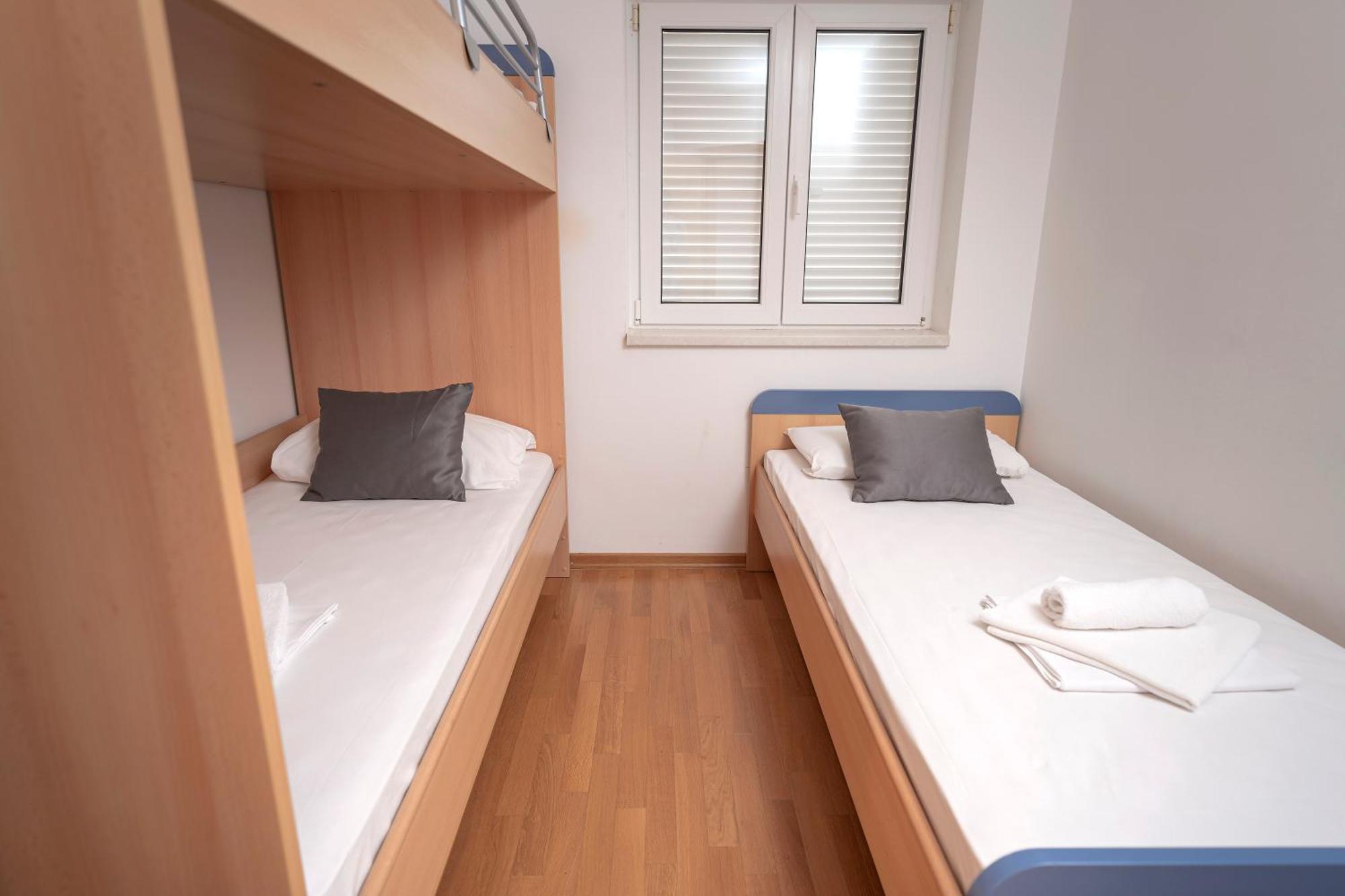 Villa Dalmatia Apartments Бол Екстериор снимка