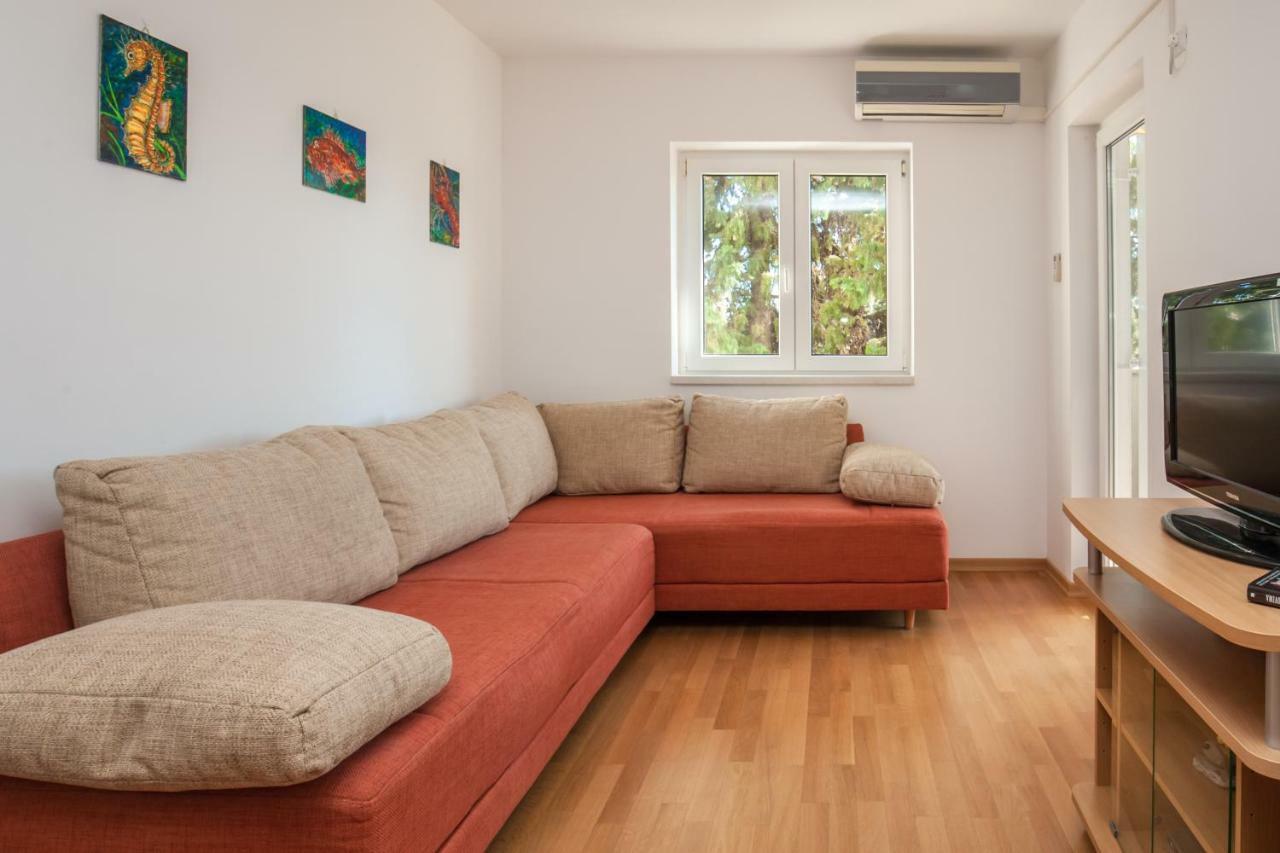 Villa Dalmatia Apartments Бол Екстериор снимка