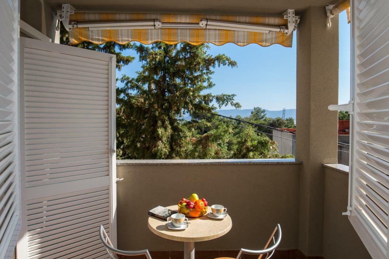 Villa Dalmatia Apartments Бол Екстериор снимка